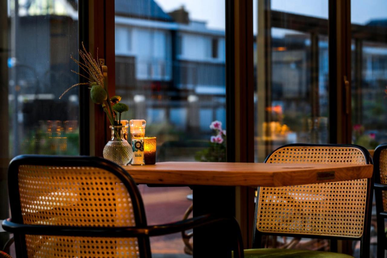 Hotel Victoria Bergen aan Zee Bagian luar foto