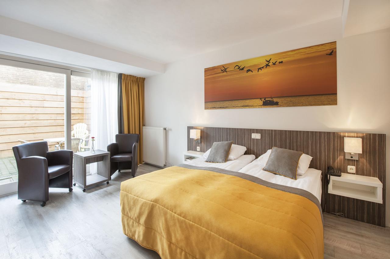 Hotel Victoria Bergen aan Zee Bagian luar foto