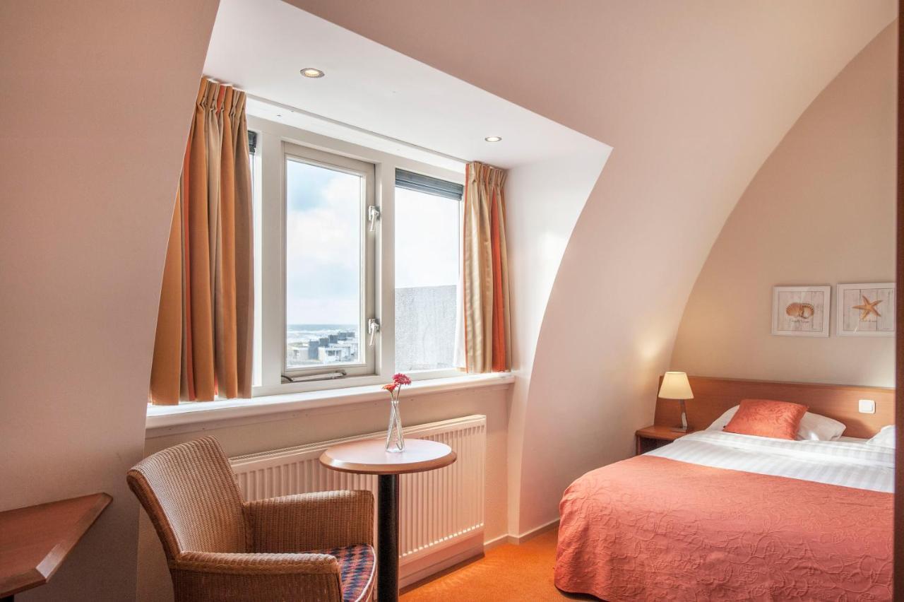 Hotel Victoria Bergen aan Zee Bagian luar foto